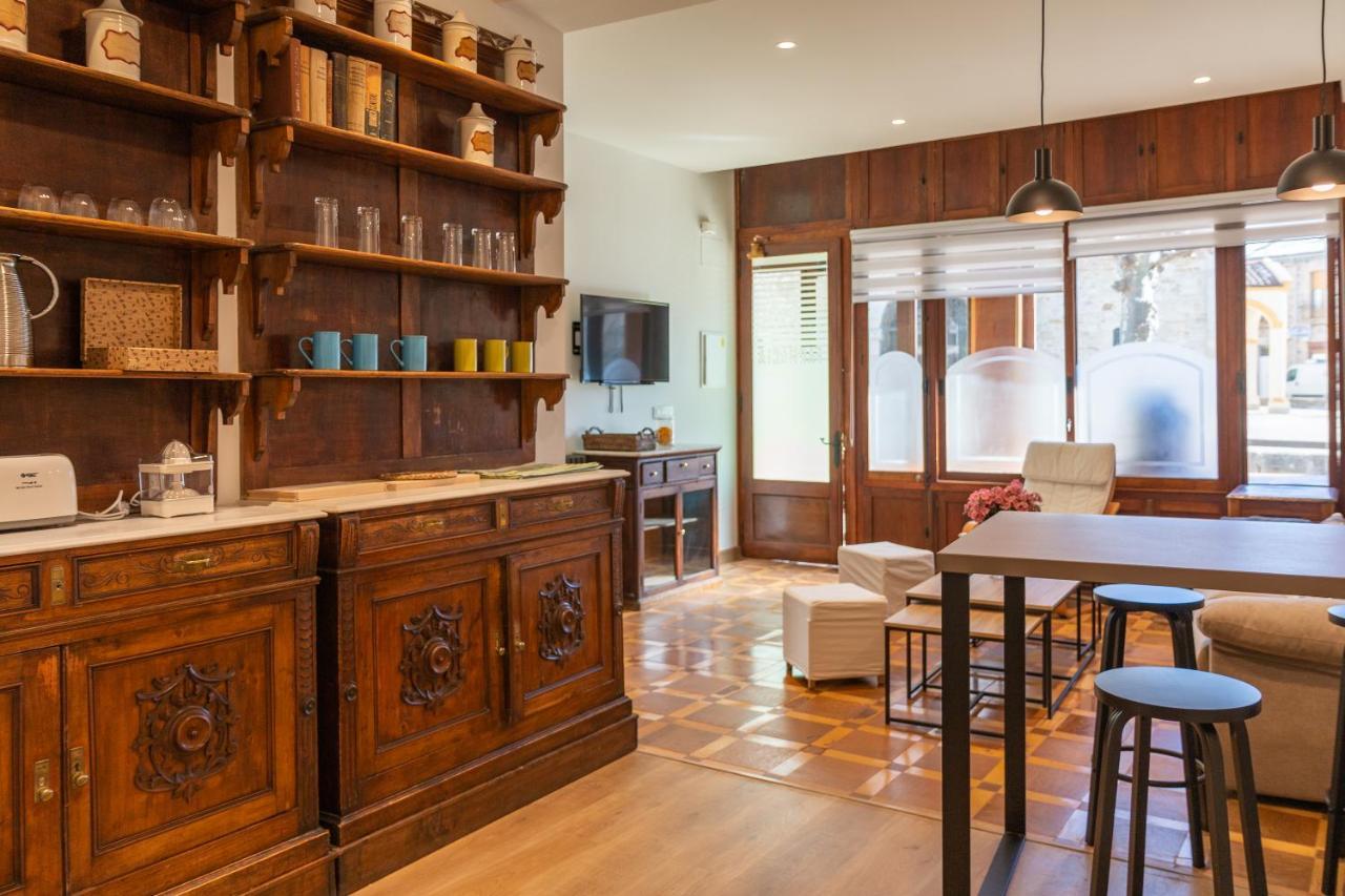 Apartamento Turistico 'Botica Moro' โบญาร์ ภายนอก รูปภาพ